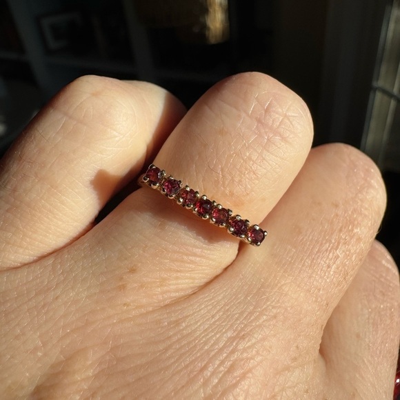Jewelry - Vintage Garnet and 14k gold Ring